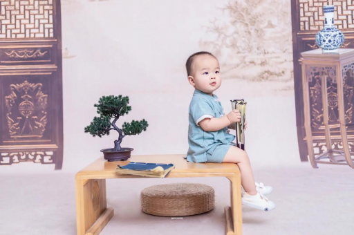 长宁宝宝眼睛肿是什么原因